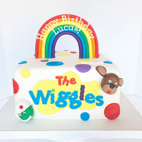 Wiggles Birthday Party Cake, Wiggles Cake Ideas, The Wiggles Birthday Cake, Wiggles First Birthday, The Wiggles Cake, Wiggles Birthday Party, Wiggles Cake, Bow Cupcakes, Wiggles Birthday