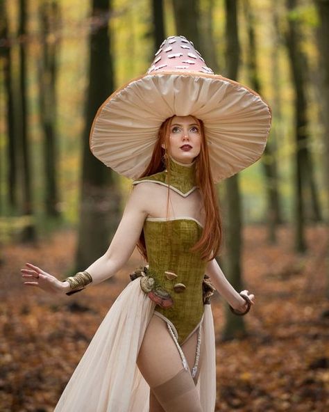 Fairy Costume Ideas For Women, Easy Fairy Costume, Fairy Costume Ideas, Chasing Daisies, Mushroom Hats, Woodland Fairy Costume, Mushroom Outfit, Elf Kostüm, Mushroom Costume