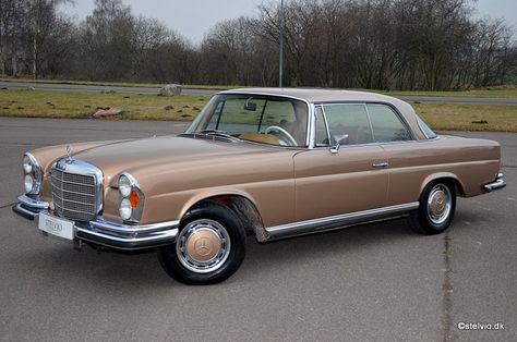 Mercedes-Benz 280 SE 3.5 - 1971 Benz Coupe, Mercedes Benz Coupe, Mercedes Cars, Old Mercedes, Commercial Van, Flashy Cars, Dubai Luxury, Classic Mercedes, Benz Amg