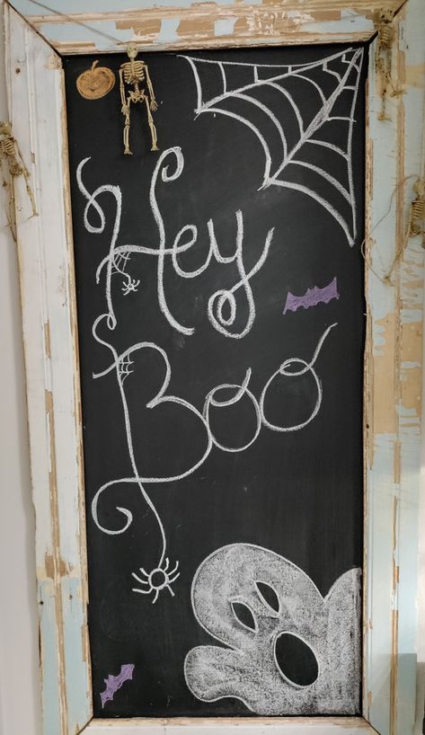 Halloween Black Board Ideas, Fall Chalkboard Signs Retail, Hey Boo Chalkboard Art, Spooky Season Chalkboard, Fall Chalk Boarder Designs Easy, October Chalkboard Ideas, Easy Fall Chalkboard Ideas, Chalk Boarder Designs Fall, Chalkboard Halloween Ideas