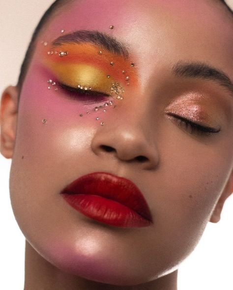 🌸🌼🌹 | Instagram Fire Goddess Makeup, Fire Makeup, Bacon Seasoning, Surreal Beauty, Siren Aesthetic, Show Makeup, Lip Combo, Editorial Makeup, Celebrity Look