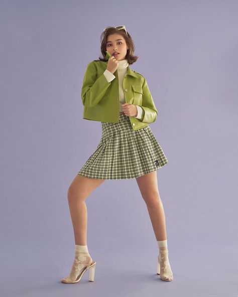 Liza Soberano Aesthetic, Ugh As If, Goddess Beauty, Green Leather Jacket, Liza Soberano, Female Pose Reference, Standing Poses, 인물 드로잉, Figure Poses