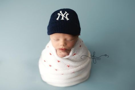 ⚾👶 Sweetest Little Yankee Fan Alert! 👶⚾ Look at this adorable bundle of joy wrapped up snug in a baseball-inspired blanket, sporting a Yankees cap! 🌟 #ctnewbornphotographer #baseball #yankees #yankeesbaseball #ctphotographer #connecticut #photographer #newbornphotography #newbornphotographer Baseball Yankees, Yankees Baseball Cap, Yankees Cap, Baby Boy Clothing Sets, Albany Ny, Yankees Baseball, Newborn Boy, Clothing Sets, Boys Clothing