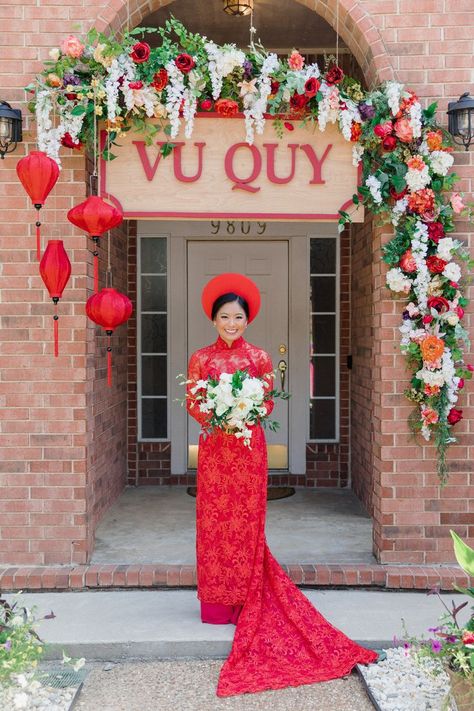 Bride's ao dai is from Ao Dai Vinh in Vietnam. Vu quy sign is made from wood and cut styrofoam. Faux florals from Hobby Lobby. Paper lanterns from Amazon. (Cameron and Elizabeth Photography) Vietnamese Tea Ceremony, Traditional Vietnamese Wedding, Tea Ceremony Wedding, Wedding Ao Dai, Vietnamese Tea, Champagne Wedding Colors, Qipao Wedding, Wedding Wishlist, Garden Party Theme