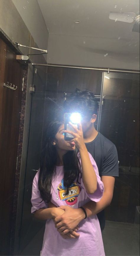 Follow for more "wholesome post" <3 Poses With Girlfriend, Couple Goals Teenagers Pictures, Army Girlfriend Pictures, Couple Goals Teenagers, Cute Couples Hugging, Cute Couple Poses, Photo Poses For Couples, Cute Couple Selfies, Friend Poses