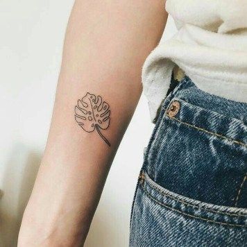 Monstera Leaf Tattoo, Hawaii Tattoos, Leaf Tattoo, Party Tattoos, Inspiration Tattoos, Poke Tattoo, Dainty Tattoos, Tattoo Small, Little Tattoos