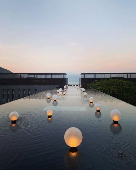 Club Lighting, Pond Lights, Pool Lights, Reflecting Pool, Japanese Landscape, Luxury Pool, Resort Villa, Swimming Pool Designs, Outdoor Sculpture