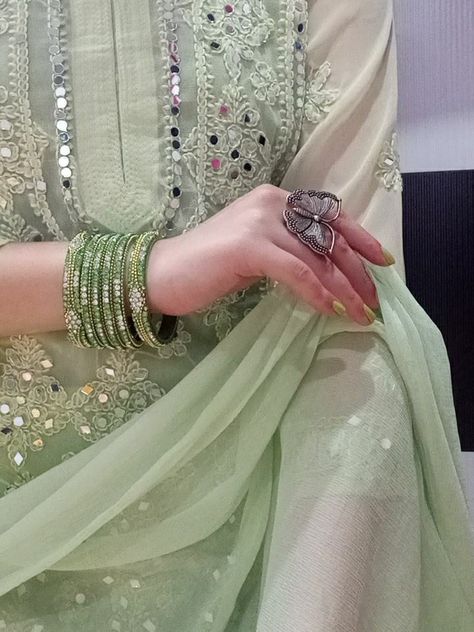 credits to the owner ! #indian #aesthetic #green #kurti | jewellery | aesthetic | desi Indian Green Aesthetic, Green Desi Jewelry, Green Ethnic Outfit, Green Desi Aesthetic, Desi Girl Aesthetic Kurti, Sanatan Aesthetic, Aesthetic Kurti, Green Dress Aesthetic, Kurti Aesthetic