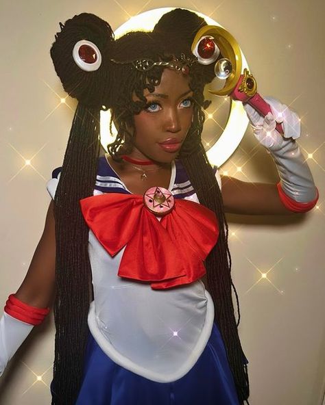 𝒞𝒽𝑒 on Instagram: "Sailor Moon 🌙✨but give her black hair and locs!  Yes, I took a million photos and cried. Young me was so happy to be in this cosplay   Brooch @starlit.creation  Lips @fentybeauty  Foundation @makeupforever   #sailormoon #sailormooncosplay #blackhairsailormoon #moonie #sailormoonanime #sailormooncrystal #sailormoon90s" Sailor Moon Black Cosplay, Sailor Moon Cosplay Black Woman, Things To Cosplay, Sailor Moon Makeup Look, Black Cosplay Women, Cosplay Ideas Black Women, Black Hair Cosplay Ideas, Cosplay Black Women, Women Cosplay Ideas