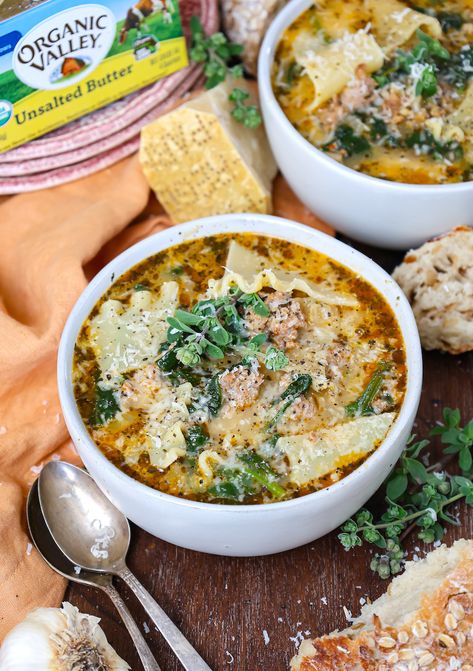 Creamy Italian White Lasagna Soup Authentic French Baguette Recipe, Lasange Recipe, Sausage Lasagna Soup, White Lasagna Soup, Lasagne Soup, Flour Chicken, Italian Sausage Lasagna, White Chicken Lasagna, Cozy Soups