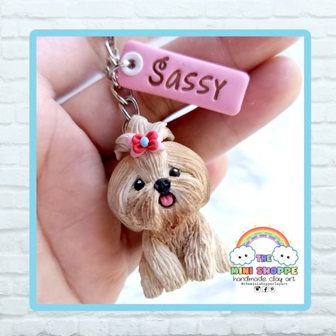 Shih Tzu Polymer Clay, Polymer Clay Dog Keychain, Christening Souvenirs, Polymer Clay Disney, Free Applique Patterns, Tea Crafts, Clay Crafts For Kids, Clay Keychain, Polymer Clay Kawaii