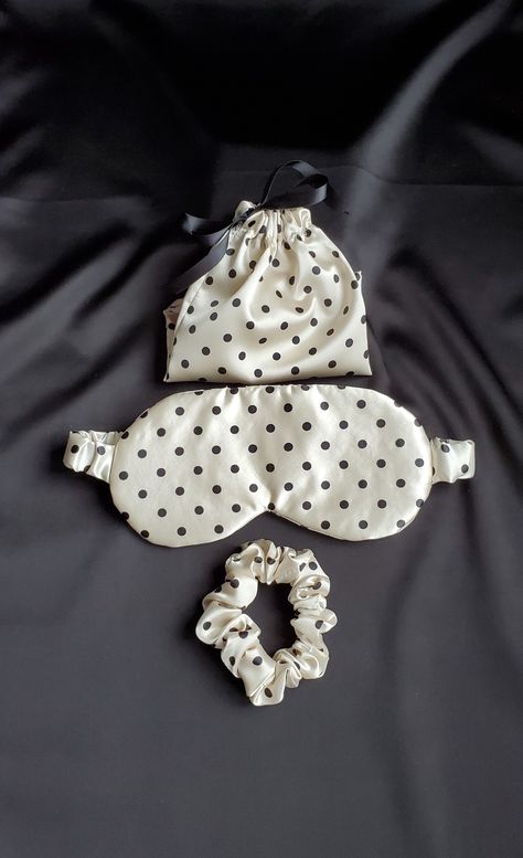 Satin sleep mask and sleep scrunchie set is perfect for Birthday gifts, thankyou gifts, Parting gifts, Bridesmaid's gifts. Diy Sleeping Mask, Parting Gifts, Satin Accessories, Diy Sleep Mask, Diy Resin Tray, Brampton Ontario, Handmade Packaging, Silk Accessories, Sleeping Mask