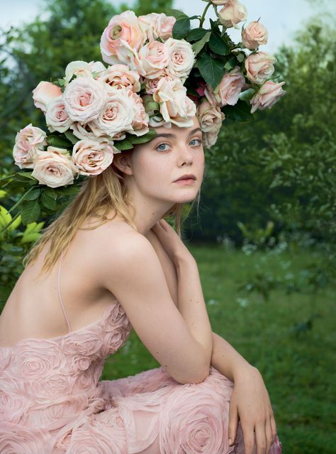 Headshots Ideas, Hair Down Styles, Pink Portrait, Floral Headdress, Hair Garland, Flower Headdress, Flower Crown Hairstyle, Flower Photoshoot, Annie Leibovitz