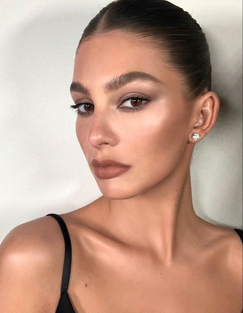 Camila morrone makeup looks Maquillage On Fleek, Mekap Mata, Camila Morrone, Soft Glam Makeup, Smink Inspiration, Glow Skin, Braut Make-up, Natural Makeup Looks, Glam Makeup