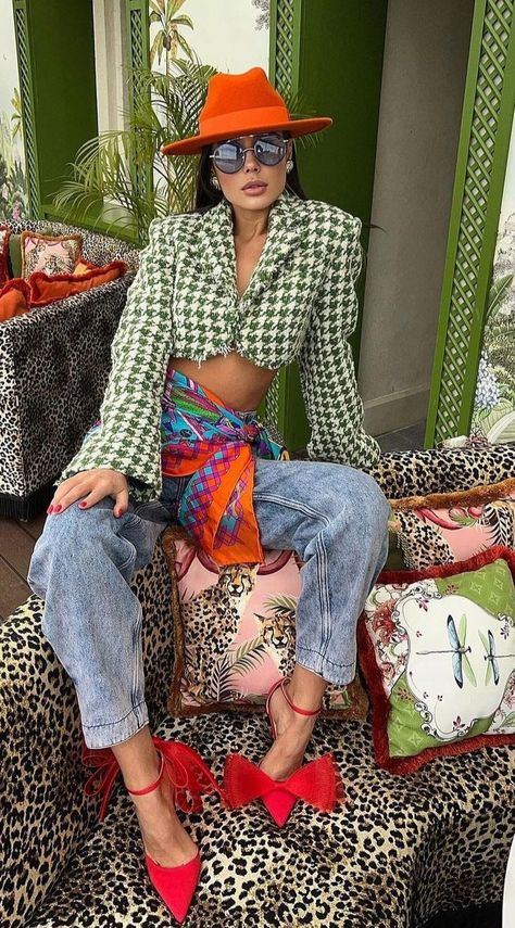 @audrey_style_1 Colorful High Fashion Outfits, Fun Classy Outfits, Cool Summer Colors Outfits, Dramatic Outfits Style, Bold Prints Outfit, Artistic Fashion Style, Maximalist Style Fashion, Carnival Outfit Ideas, Nyfw 2024