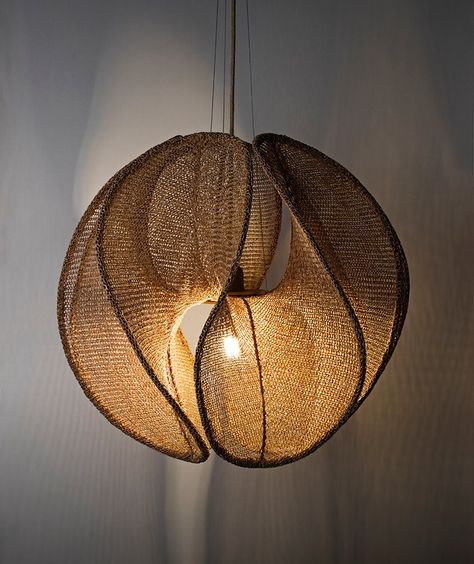 Hanging Lamp Design, Wooden Lamps Design, Deco Luminaire, Low Tech, Lampe Design, Wooden Lamp, Wood Lamps, Diy Lamp, Lamps Ceiling