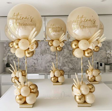 🤍 ℬℯ𝓈𝓅ℴ𝓀ℯ 𝒯𝓊𝓁𝓁e ℬ𝒶𝓁𝓁ℴℴ𝓃 𝒞ℯ𝓃𝓉𝓇ℯ𝓅𝒾ℯ𝒸ℯs… | Instagram Balloon Table Decorations, Christening Centerpieces, Baby Dedication Party, Bautizo Ideas Decoracion, Balloon Table Centerpieces, Balloon Decoration Ideas, Tulle Balloons, Christening Balloons, Christening Decorations