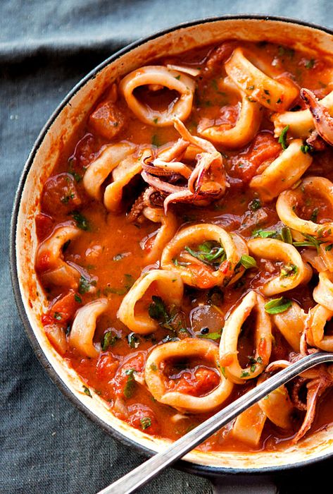 Cooking Calamari, Squid Rings, Grilled Calamari, Baby Squid, Fra Diavolo, Calamari Recipes, Squid Recipes, Resep Seafood, Recipe Italian