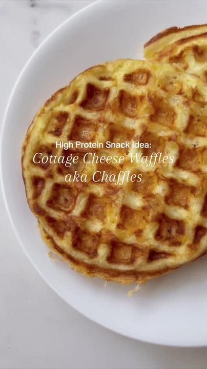 Cottage Cheese Weight Watchers, High Protein Chaffles, High Protein Chaffle, Chaffles With Cottage Cheese, Cottage Cheese Chaffle Recipe, Cottage Cheese Chaffle, Weight Watchers Waffle Recipe, Cottage Cheese Keto Recipe, Protein Chaffle