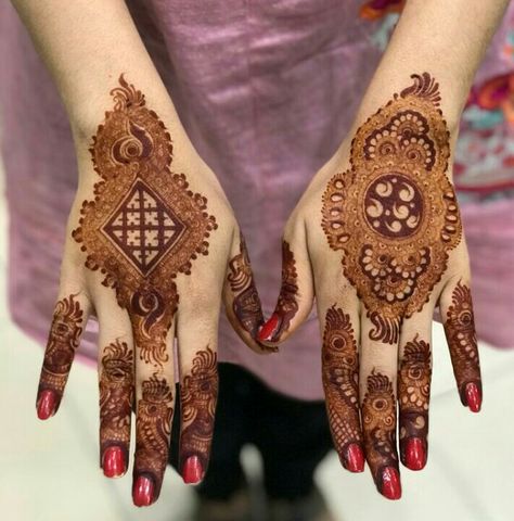 Bunch style mehndi, filling mehndi Beautiful design. Mehndi Designs Bunch Style, Mehandi Bunch Design, Bunches Mehndi Design, Mehndi Bunch, Bunch Mehndi Design, Bunch Mehndi, Pakistani Henna, Mehndi Beautiful, Kashee's Mehndi Designs