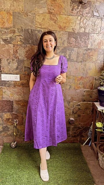 Kurti Design To Stitch, Haccoba Frock Ideas, Chudidars Designs For Stitching, New Frocks Designs For Women, Top Models For Stitching, Short Frock Models For Women, Daily Wear Frocks For Women, Hakoba Kurti Designs, Broad Neck Kurti Design