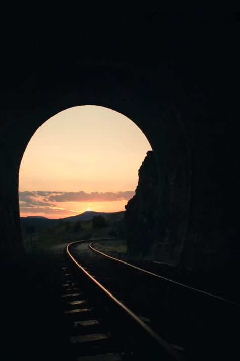 Film Images, Train Tracks, Photography Techniques, Scenery Wallpaper, Beautiful Photography, Aesthetic Photography, Color Photography, Pretty Pictures, Railroad Tracks