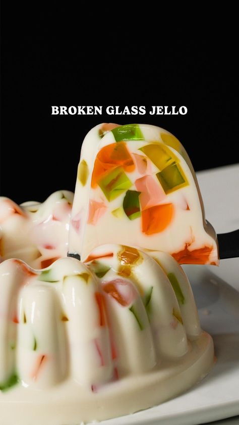 Broken Glass Jello Cake Jello Pudding Recipes, Broken Glass Jello, Glass Jello, Jello Cake Recipes, Jello Cake, Gelatin Recipes, Jello Shot, Gelatin Dessert, Jello Desserts