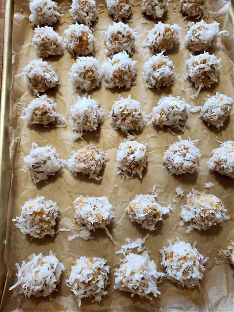 Orange Balls Recipe, Orange Balls, Christmas Finger Foods, Xmas Desserts, Orange Juice Concentrate, Custard Pie, Vanilla Wafers, Balls Recipe, Simply Southern