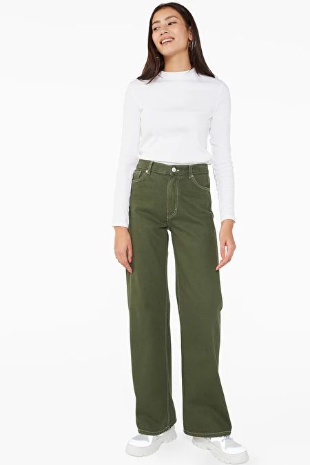 Olive Green Jeans, Low Rise Trousers, Different World, A Different World, Green Jeans, 70s Inspired, Knit Fashion, Fashion Lover, World Of Fashion