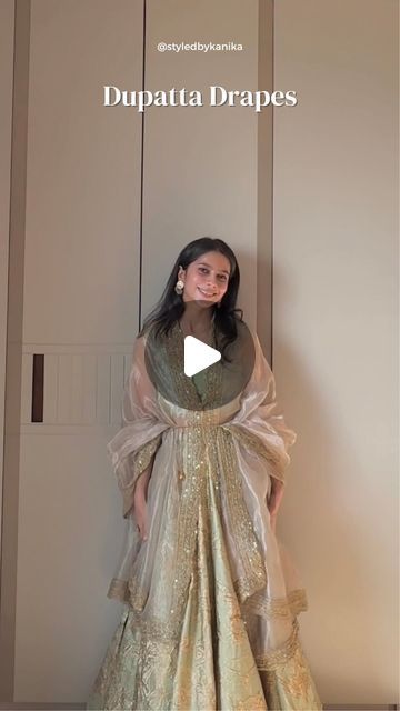 Kanika Baid | Bridal & Personal Stylist on Instagram: "Are you also tired of draping your dupatta as cape or on the shoulder always?

Check these super easy and quick DIY Drapes, perfect to doll you up this festive and wedding season.

Save this reel for the next time you drape your lehenga!

[ lehenga drapes, diwali outfits, diwali GRWM, organza dupatta, dupatta drapes , wedding season 2024 ]" Indian Organza Outfits, Accessories With Lehenga, Cape Style Dupatta Draping, Chunni Draping On Suit, How To Drape Dupatta On Lehenga, Dupatta Draping Styles Lehenga Choli, Lehenga Drapes, Lehenga Draping Styles, Organza Dupatta Designs