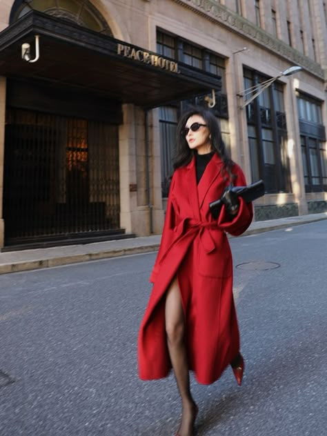 Red Trench Coat Outfit, Trench Outfit, Casual Maternity Outfits, Casual Maternity, Red Coat, Coat Outfits, Red Outfit, Just Girl Things, Coat Fashion