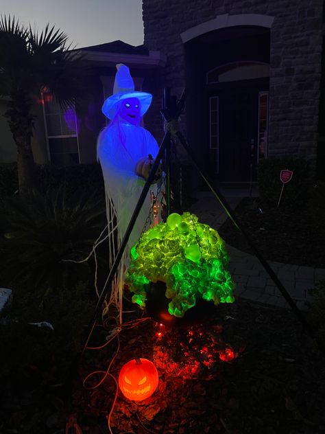 Created with 6 cans of spray foam, 2 strings of 100 ct. lights, various spray paint colors, large cauldron from Party City and a lot of sweat! Caldron Halloween Ideas, Diy Cauldron, Hanging Cauldron, Bubbling Cauldron, Halloween Forum, Halloween Crafts For Kids, Halloween Pumpkin, Halloween Ideas, Favorite Holiday