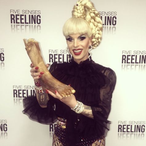 RuPaul's Drag Race star Katya explains amputated foot photo Katya Zamolodchikova, Rupaul Drag Queen, Trixie And Katya, Rupaul's Drag Race, Rupaul Drag, Wise Women, Rupauls Drag Race, Cute Memes, Rupaul