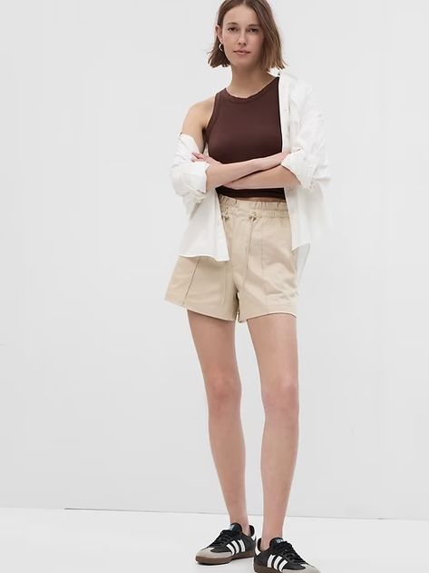 Discover great products at the best prices at Dealmoon. Gap Bungee Pull-On Shorts. Price:$23.80 at Gap Khaki Shorts Outfit, Florida Outfits, Khaki Shorts Men, Running Shorts Women, Festival Shorts, Gap Shorts, Gap Fit, Khaki Shorts, Vintage Shorts