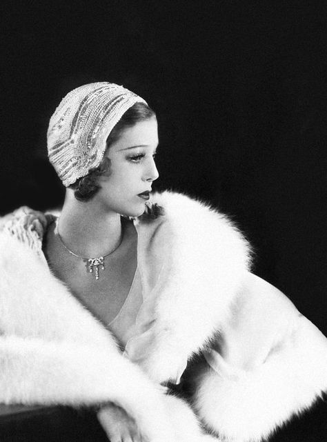 1920s Klasik Hollywood, 1920s Glamour, Stars D'hollywood, Business Girl, Loretta Young, 1920's Fashion, Glamour Vintage, Roaring 20's, Flapper Girl