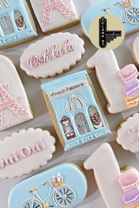 French Themed Cookies, Paris Cookies Decorated, Parisian Cookies, Paris Cookies, Bridesmaid Cookies, Patisserie Paris, Birthday Sugar Cookies, Cookies Decoration, Bakery Art