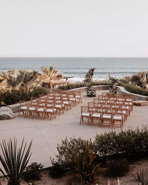 events by bliss. cabo weddings. wedding ideas. bridal inspo. wedding day. destination wedding. wedding decor. wedding inspo. dream wedding. Champagne Wedding Themes, Wedding Table Details, Office View, Beachy Wedding, Dream Wedding Decorations, Destination Wedding Mexico, Cabo Weddings, Intimate Wedding Ceremony, Places To Get Married