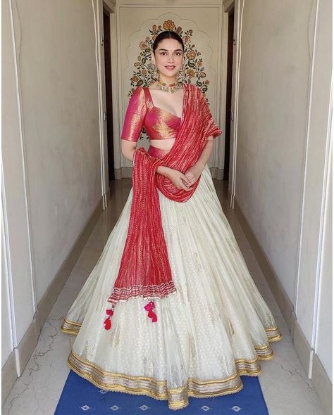 Aditi Rao Hydari, मेहंदी डिजाइन, Aditi Rao, Indian Outfits Lehenga, Wedding Lehenga Designs, Traditional Indian Dress, Half Saree Designs, Indian Fashion Saree, Traditional Indian Outfits