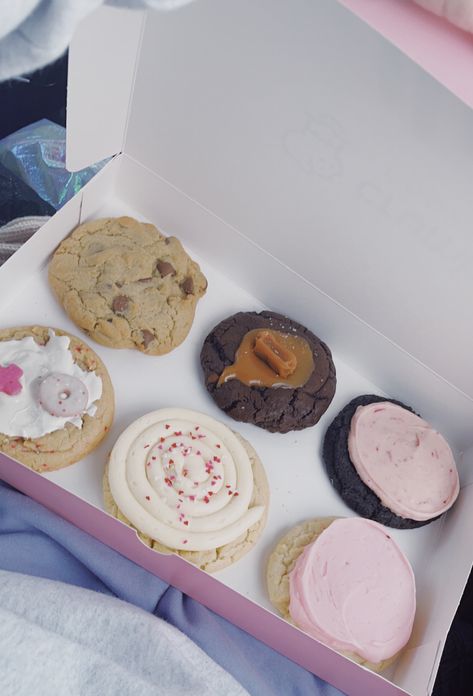 preppy food vsco aesthetic Food Goals, Fake Food, Peanut Butter Cookies, Satisfying Food, Food Obsession, Chocolate Cookies, Chocolate Desserts, Yummy Food Dessert, Pretty Food