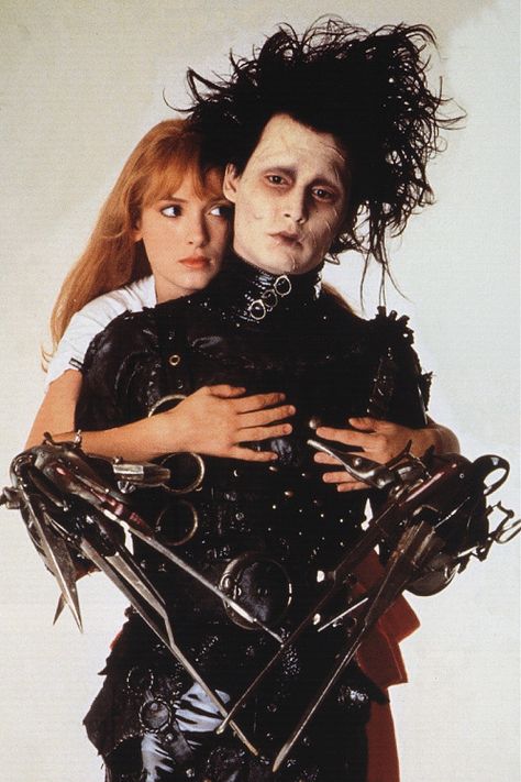 Johnny Depp And Winona, Edward Scissor, Scissor Hands, Photowall Ideas, Scissors Hand, Kaptan Jack Sparrow, Arte Occulta, Tim Burton Films, Tim Burton Movie