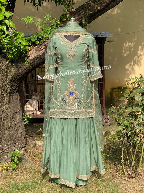 Jaggo Lengha, Jaggo Outfit Punjabi, Jaggo Outfit, Simple Bridal Makeup, Mehandi Dress, Handwork Ideas, Designer Suits For Wedding, Punjabi Dress Design, Velvet Suit Design