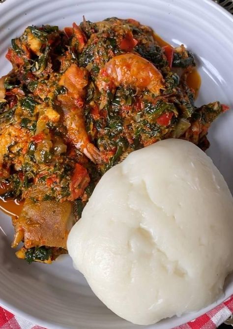 Efo riro deliciouse mouth watering meal Efo Riro Nigerian Food, Efo Riro, Nigeria Food, African Recipes Nigerian Food, Nigerian Recipes, Africa Food, African Cooking, Bistro Food, Tasty Recipes Videos