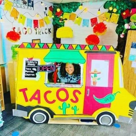 Cinco De Mayo Floats For School, Taco Truck Trunk Or Treat Diy, Lets Taco Bout Jesus Trunk Or Treat, Trunker Treat Ideas, Halloween Golf, Parade Ideas, Floating Decorations, Taco Shop, Cart Ideas