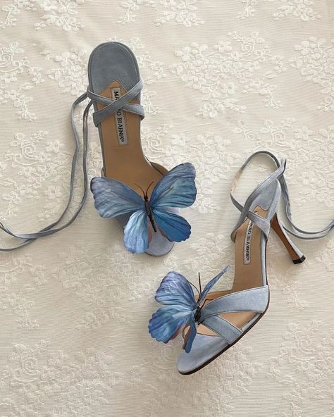 Butterfly Heels, Butterfly Shoes, Pretty Heels, Heels Aesthetic, Teen Outfits, Shoes Heels Classy, Heels Classy, Manolo Blahnik Shoes, Fancy Shoes