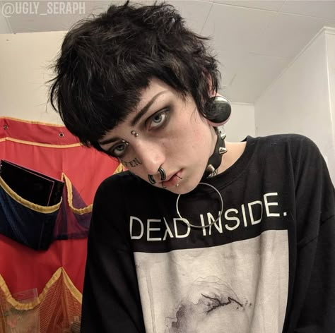 Funky Makeup, Goth Hair, Dyed Hair Inspiration, Hair Inspiration Short, Punk Hair, Aesthetic People, Hair Reference, Hair Art, Green Hair