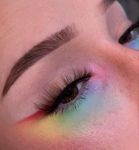 Pride Diy Ideas, Make Carnaval, Rainbow Eyeshadow, Cutest Clothes, Under Eye Makeup, Makeup Creative, Awesome Makeup, Cute Eye Makeup, Pride Makeup