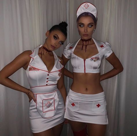 kelsey on Instagram: “i need a doctor call me a doctoorrr i need a doctor 2 bring me back2 lyfeee” Halloween Nurse Makeup, Halloween Rave Outfits, Nurse Halloween Costume, Halloweenský Makeup, Kostuum Halloween, Duo Costumes, Best Friend Halloween Costumes, Hot Halloween Outfits, Nurse Costume