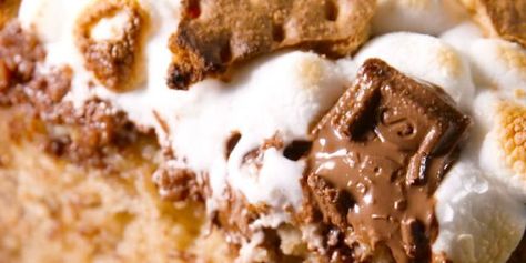 S’mores Banana Bread Recipe - Delish.com Cake Cups, Trending Recipes, S'mores, Köstliche Desserts, Dessert Bread, Banana Recipes, Dessert Cups, Yummy Desserts, Banana Pudding