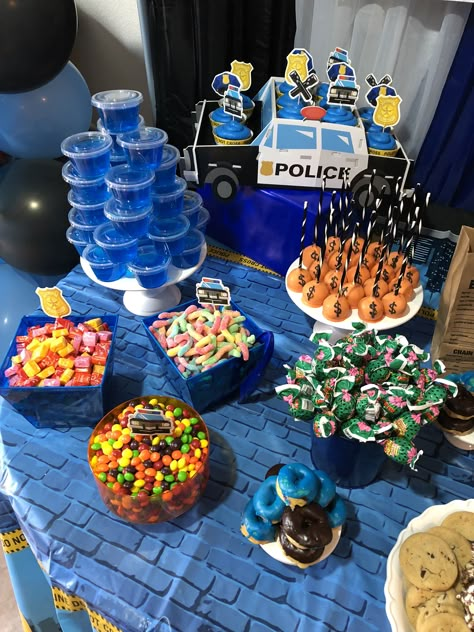 Police Academy Party Ideas, Police Birthday Food Ideas, Police 3rd Birthday Party, Cop Birthday Party, Police Themed Party, Police Birthday Party Ideas Decoration, Police Birthday Party Food, Calling All Units Birthday Party, Police Party Food