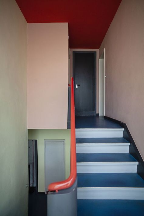 Bauhaus Colors, Bauhaus Building, Bauhaus Interior, Walter Gropius, The Bauhaus, Elle Decor, My New Room, 인테리어 디자인, Bauhaus